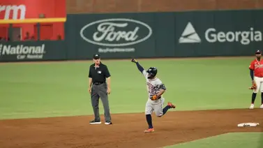 !Enorme! José Altuve se lleva por el medio a varios integrantes del Salón de la Fama