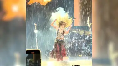 La lluvia hizo vivir momento increíble a Shakira en su concierto La lluvia hizo vivir momento increíble a Shakira en su concierto