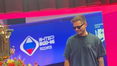 Omar Acedo enciende Rusia con "La Fiesta de la Paz" en el Festival InterVisión 2025
