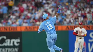 Salvador Pérez supera a históricos y sube puestos en esta exclusiva lista (+Detalles) Salvador Pérez supera a históricos y sube puestos en esta exclusiva lista (+Detalles)