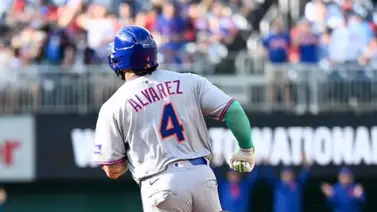 Francisco Álvarez preocupa a los Mets tras recibir pelotazo de 100 mph