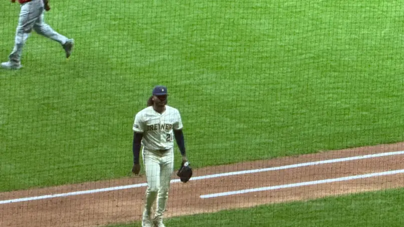 Freddy Peralta iguala el liderato de victorias de Grandes Ligas con Max Fried (+Detalles)