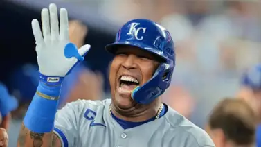 Jugadores de Kansas City celebraron los logros recientes de Salvador Pérez Jugadores de Kansas City celebraron los logros recientes de Salvador Pérez