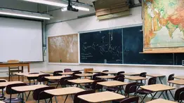 Protesta estudiantil: Director acusado de acoso sexual es golpeado (+Detalles)