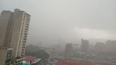 Fuertes lluvias causan inundaciones en varias zonas de Caracas este fin de semana (+Foto)