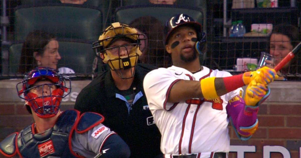 Ronald Acuña Jr. fait vibrer Atlanta avec un énorme succès et égal à cette légende du requin