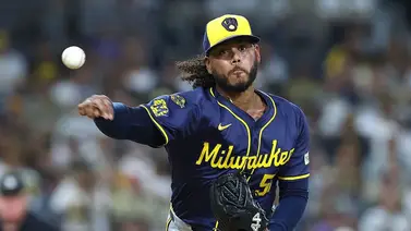 Freddy Peralta entra a este club histórico de lanzadores dominicanos (+Detalles)