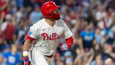 Kyle Schwarber logra una hazaña nunca antes vista en MLB (+Dato)