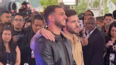 Premios Juventud 2025: Alleh y Yorghaki debutan en la alfombra roja