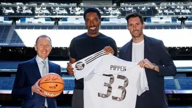 Scottie Pippen homenajeado por Real Madrid en su visita a España