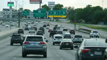 Inmigrantes conduciendo camiones y otros vehículos de carga en Estados Unidos
