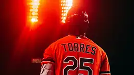 MLB: Gleyber Torres rinde un emotivo homenaje a Venezuela con unos spikes llenos de historia