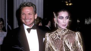 Fallece Bob Mackie, diseñador de moda, a los 87 años