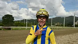 “Pocho” Lugo se queda en solitario en la punta de la estadística anual