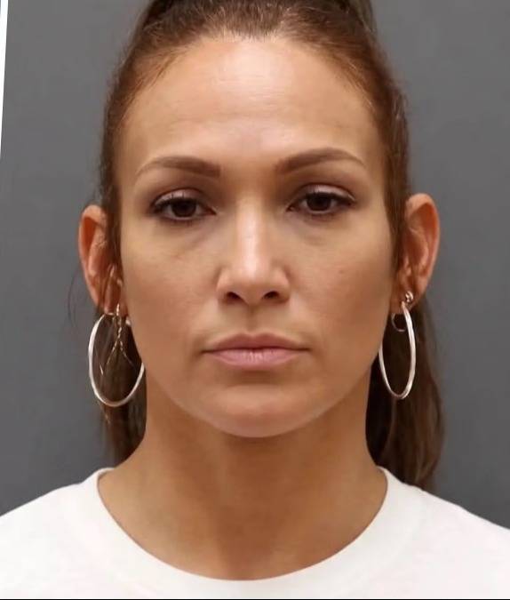 El impresionante parecido de Jennifer López con una mujer arrestada El impresionante parecido de Jennifer López con una mujer arrestada