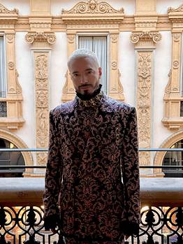 J Balvin desfiló con soltura en el Vogue World Milano 2026 ¡Míralo! J Balvin desfiló con soltura en el Vogue World Milano 2026 ¡Míralo!