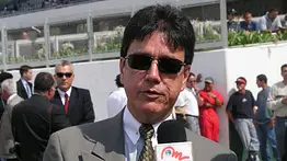 Claro y raspado: Julio Ayala Coronil habla sobre el mito de los jinetes que «paran» caballos