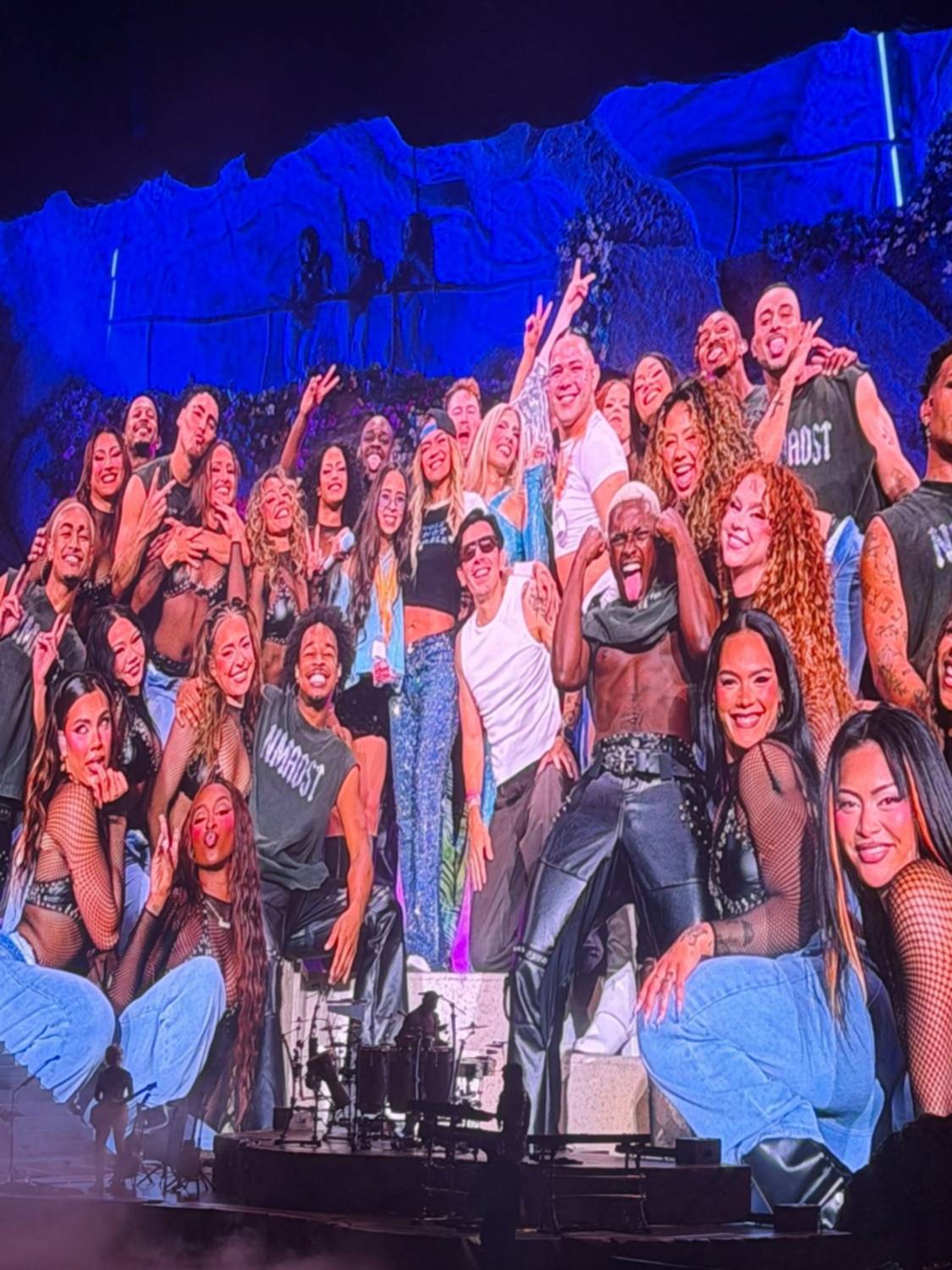 Bailarín venezolano se robó el show en el concierto de Karol G Bailarín venezolano se robó el show en el concierto de Karol G