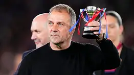 ¡Mes perfecto! Hansi Flick gana el primero a Mourinho con este reconocimiento