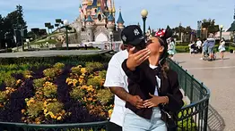 Creador de contenido venezolano se comprometió con su pareja en París