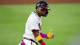 Ronald Acuña Jr. activa el modo postemporada y enciende a la fanaticada de Atlanta