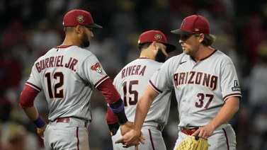 Los Diamondbacks hacen cambios a sus uniformes