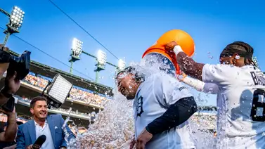 MLB: ¡Splash! Vea el último baño de Miguel Cabrera como jugador activo (+ Video) MLB: ¡Splash! Vea el último baño de Miguel Cabrera como jugador activo (+ Video)