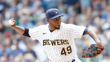 MLB: Lanzador colombiano fue enviado a Triple-A por Cerveceros