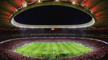 Así fue la trifulca en el Estadio Metropolitano entre hinchas del Atlético de Madrid y el Feyenoord (+Video)