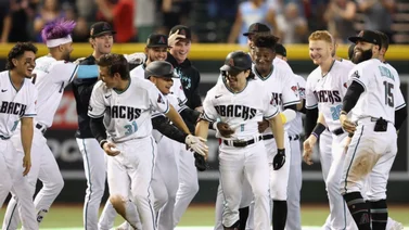 MLB: Los Cascabeles de Arizona barrieron a los Cerveceros de Milwaukee para avanzar a la Serie Divisional 