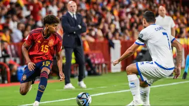 Técnico de España compara a una de sus perlas con Messi y Maradona a su edad Técnico de España compara a una de sus perlas con Messi y Maradona a su edad