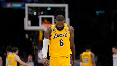 NBA: ¿Podrá LeBron James acompañar a los Lakers en el primer juego de pretemporada ante Warriors?