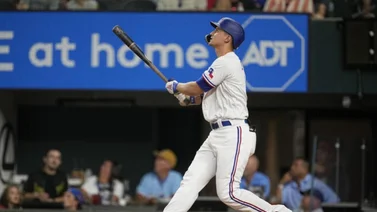 MLB: Corey Seager se acerca a Carlos Correa en importante récord de postemporada