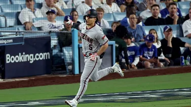 Alek Thomas la botó ante los Dodgers / Foto: MLB