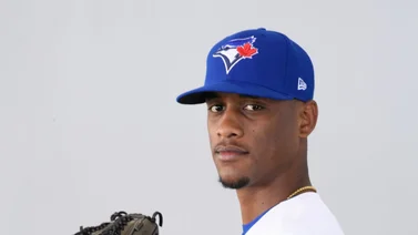 Yosver Zulueta pitchó en Triple A