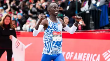 Kelvin Kiptum sorprende a todos al imponer un nuevo récord mundial en el Maratón de Chicago Kelvin Kiptum sorprende a todos al imponer un nuevo récord mundial en el Maratón de Chicago