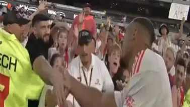 "No tengo nada que perdonarte", el gesto de Salomón Rondón con un hincha de River (+ Video) "No tengo nada que perdonarte", el gesto de Salomón Rondón con un hincha de River (+ Video)