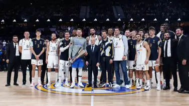 NBA: Mira la replica del trofeo que le obsequió el Real Madrid a Luka Doncic (+Detalles) NBA: Mira la replica del trofeo que le obsequió el Real Madrid a Luka Doncic (+Detalles)