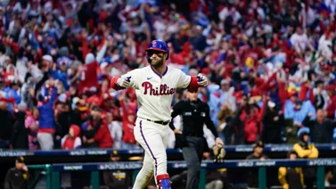MLB: Bryce Harper reacciona tras costoso error en playoffs (+Declaraciones)