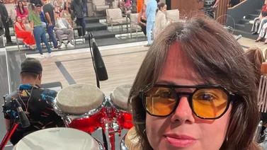 Ella es Kati Fernandes: La percusionista venezolana que acompaña a Karol G en su tour “Mañana será bonito”