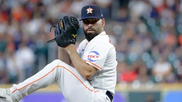 MLB: José Urquidy a la caza de un récord para lanzadores mexicanos