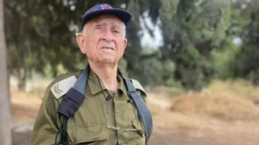 Abuelo de 95 años cierra filas con el ejército israelí y este es el compromiso que deberá cumplir