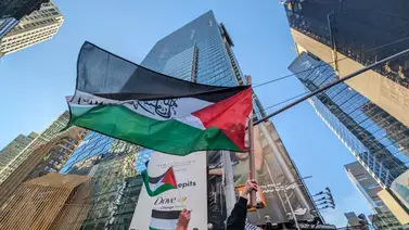 Manifestantes pro Palestina tomaron Times Square para rechazar los ataques de Israel Manifestantes pro Palestina tomaron Times Square para rechazar los ataques de Israel