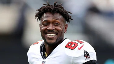 Detienen a exestrella de la NFL por retrasarse en los pagos de manutención de su hija