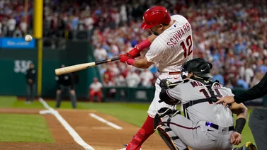 MLB: ¡No esperó nada! Kyle Schwarber sacude enorme jonrón al primer picheo de la SCLN (+Video)