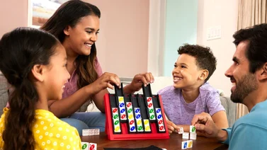 Una joven gana 4.444 dólares a la semana jugando este popular juego de cartas