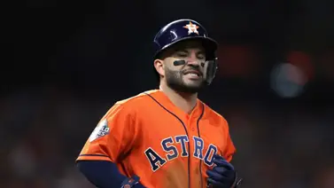 MLB: José Altuve casi es impactado por este lanzamiento en el rostro (+Video) MLB: José Altuve casi es impactado por este lanzamiento en el rostro (+Video)