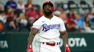 MLB: ¡Héroe de Texas! Adolis García conecta enorme jonrón para dar vuelta al marcador frente a los Astros (+Video)