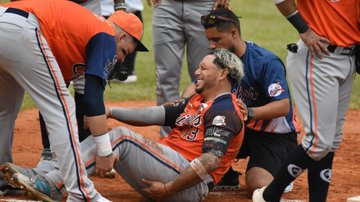 Cachorros blanquean 6-0 a Rockies con jonrones de Suzuki y Young