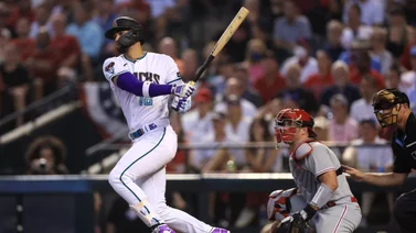 MLB: Cubano Lourdes Gurriel completa el "back to back" que pone arriba a los Cascabeles contra Phillies(+videos)